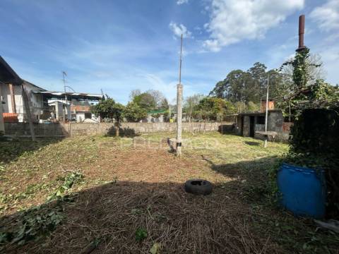 Moradia de 4 frentes à venda em pedroso, vng