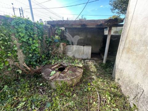 Moradia de 4 frentes à venda em pedroso, vng