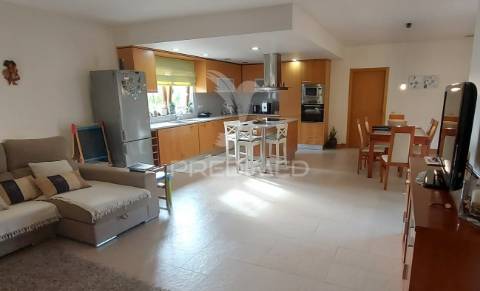 Moradia t5 com piscina em achete a 10 minutos de santarém.