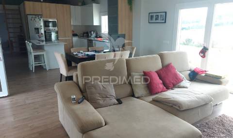 Moradia t5 com piscina em achete a 10 minutos de santarém.