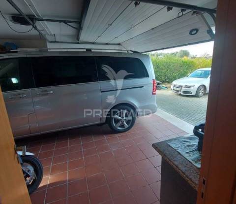 Moradia t5 com piscina em achete a 10 minutos de santarém.