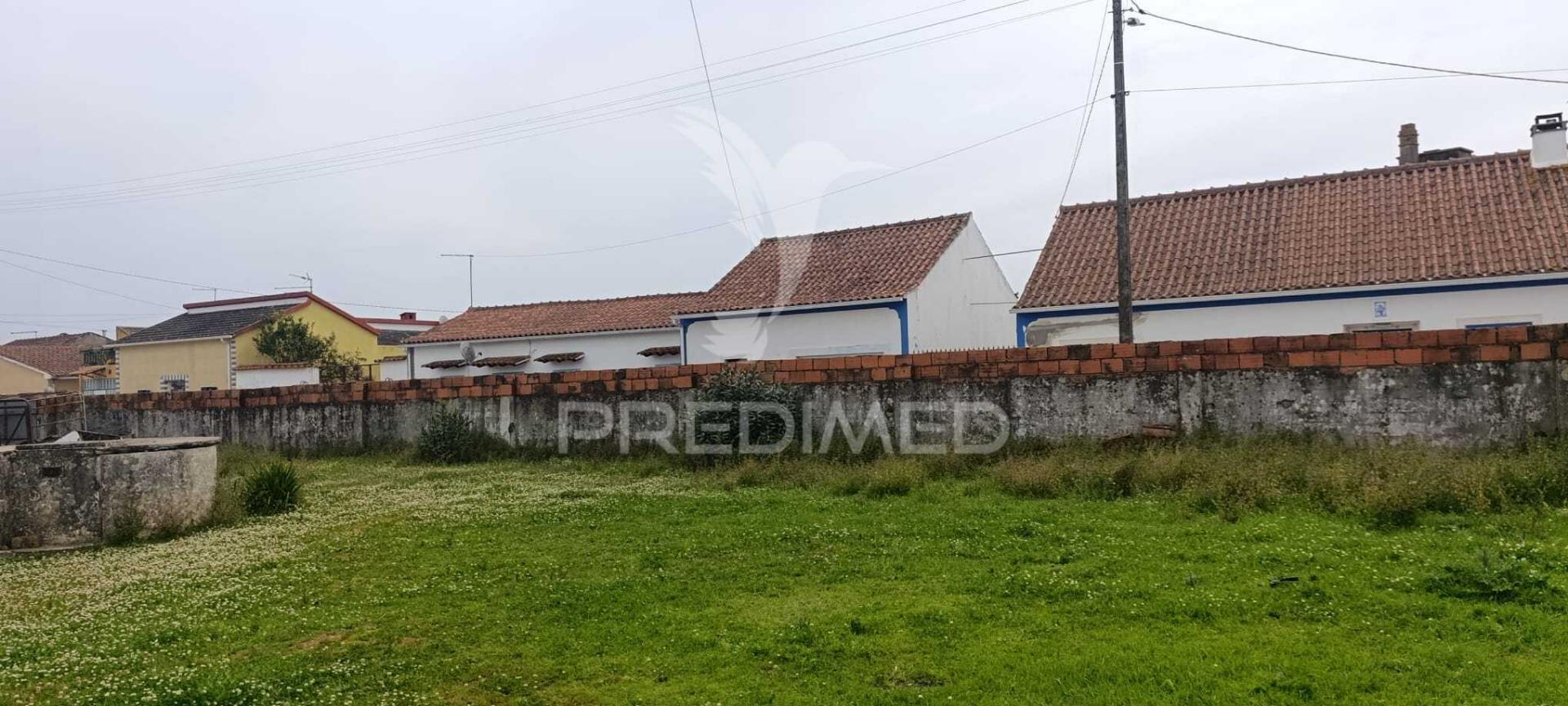 Terreno com armazém para construção até 738,24 m² – excelente oportunidade