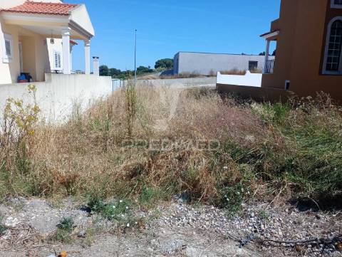 Lote de terreno urbano para moradia de 3 pisos