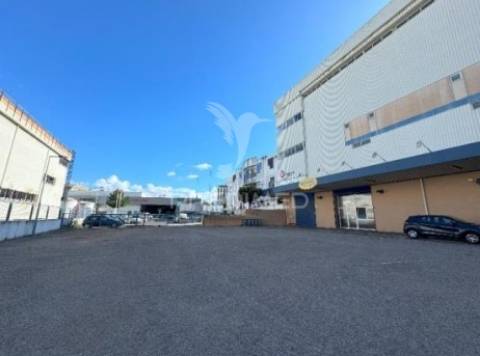 Venda armazém industrial c/ parque privativo, prior velho