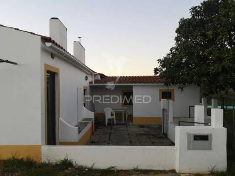 Monte alentejano nas ademas