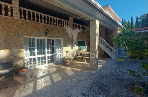 Quinta com moradia t4, piscina, terreno com 3 ha, santarém.