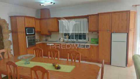 Quinta com moradia t4, piscina, terreno com 3 ha, santarém.