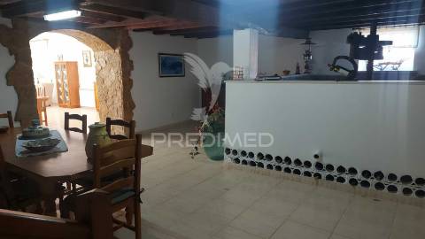 Quinta com moradia t4, piscina, terreno com 3 ha, santarém.