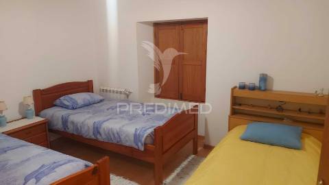 Quinta com moradia t4, piscina, terreno com 3 ha, santarém.