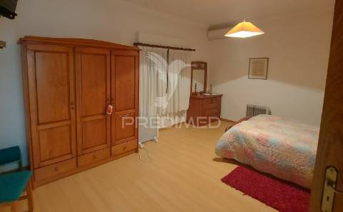 Quinta com moradia t4, piscina, terreno com 3 ha, santarém.