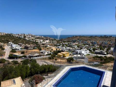 Apartamento t3 com vista ao mar em albufeira