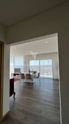 Apartamento t3 com vista ao mar em albufeira