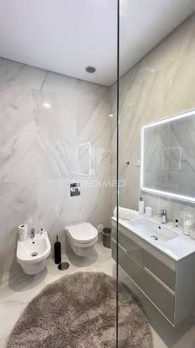 Apartamento t3 com vista ao mar em albufeira