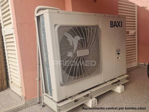 Moradia com 6 assoalhadas em local muito sossegado e perto das praias