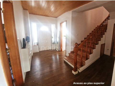 Moradia com 6 assoalhadas em local muito sossegado e perto das praias