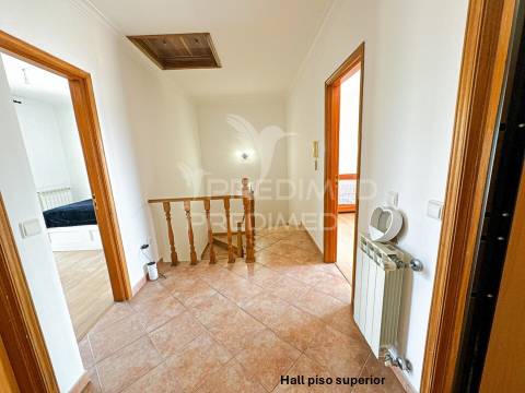 Moradia com 6 assoalhadas em local muito sossegado e perto das praias