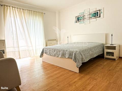 Moradia com 6 assoalhadas em local muito sossegado e perto das praias