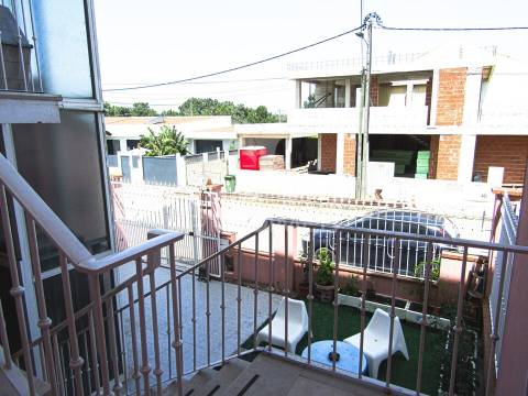 Moradia com 6 assoalhadas em local muito sossegado e perto das praias