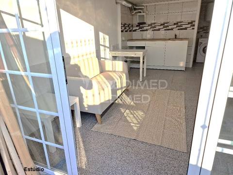 Moradia com 6 assoalhadas em local muito sossegado e perto das praias