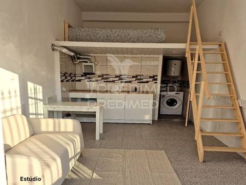 Moradia com 6 assoalhadas em local muito sossegado e perto das praias