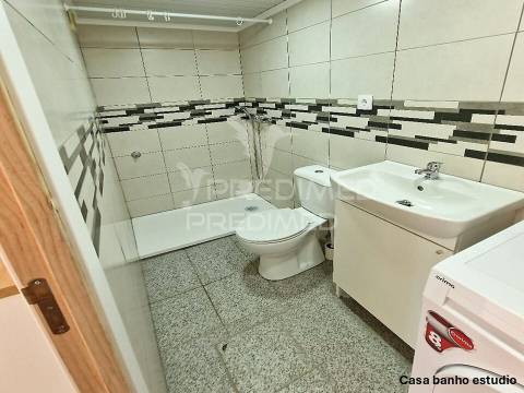 Moradia com 6 assoalhadas em local muito sossegado e perto das praias