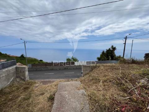 Magnifico terreno com vista mar