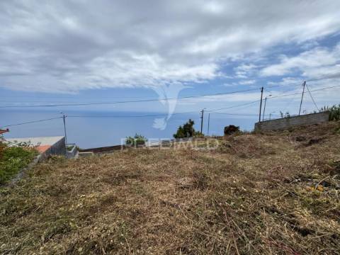Magnifico terreno com vista mar