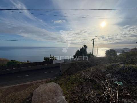 Magnifico terreno com vista mar