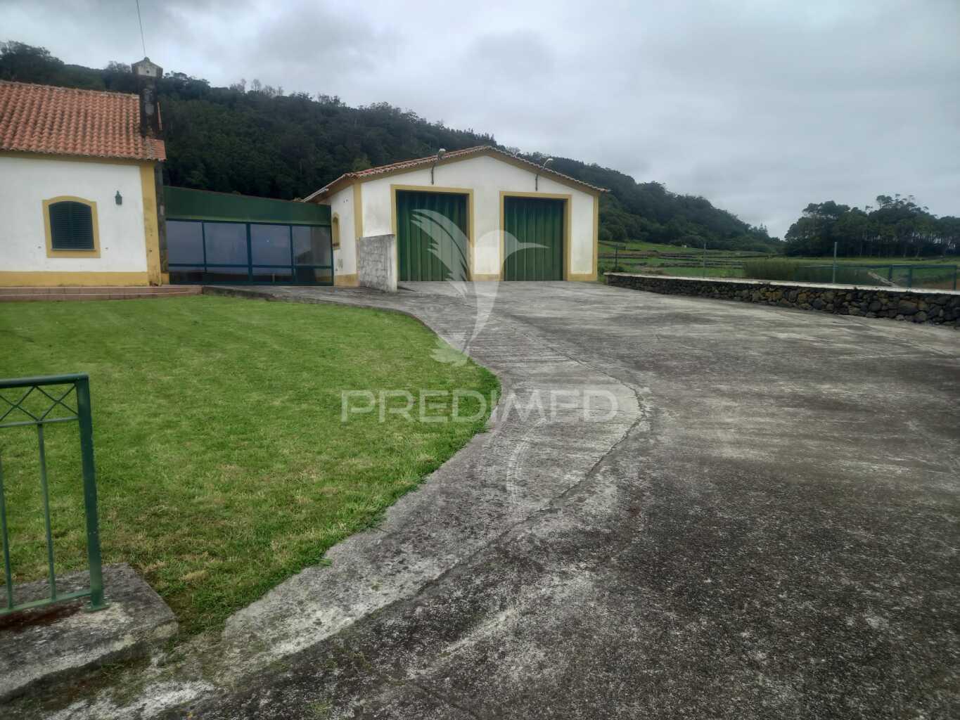 Moradia t4 nas fontinhas