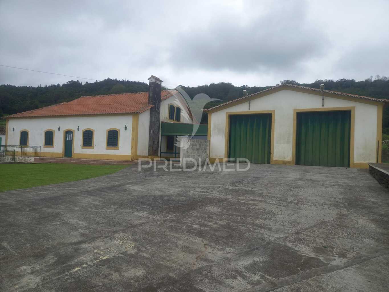 Moradia t4 nas fontinhas