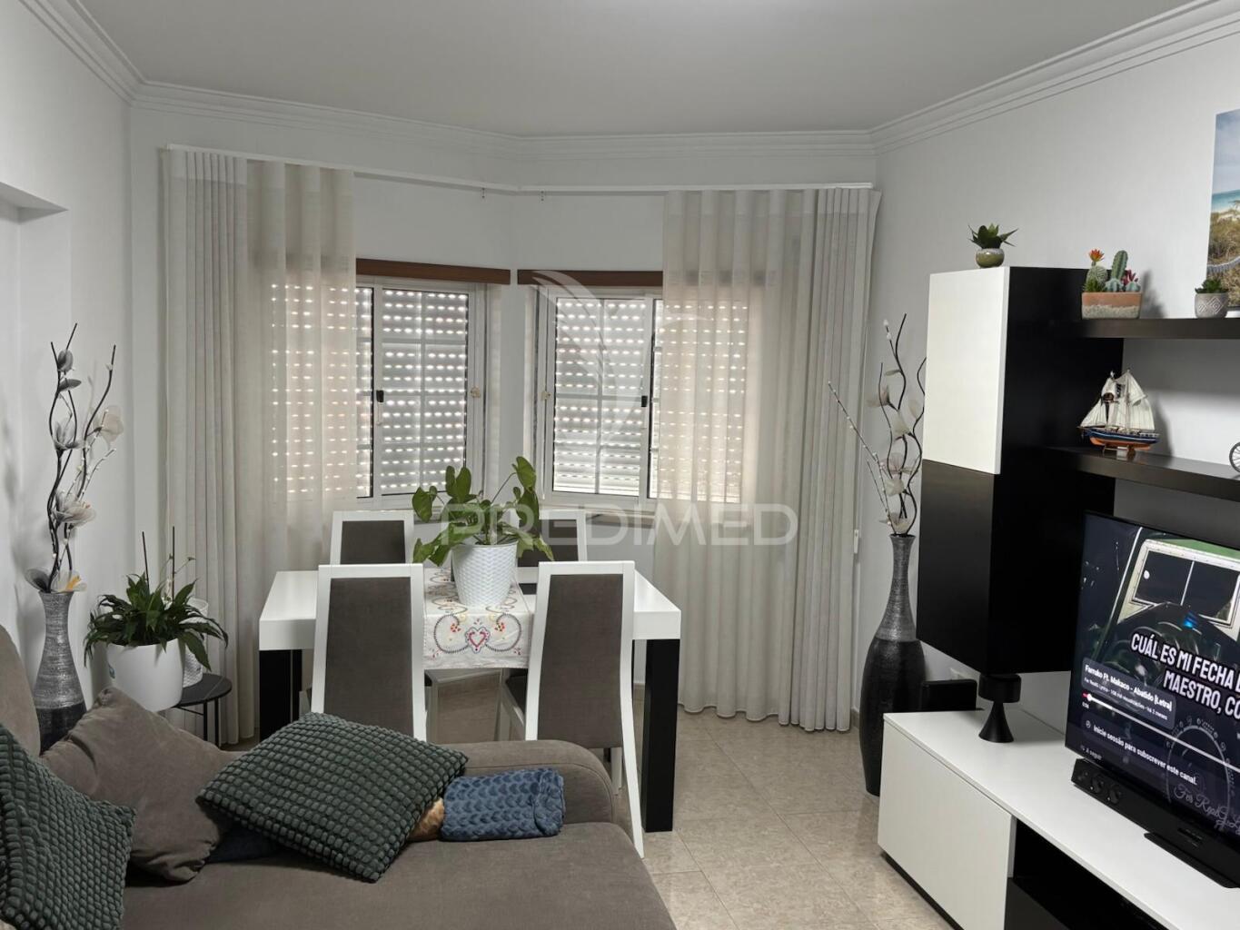 Apartamento t2 com garagem fernão ferro