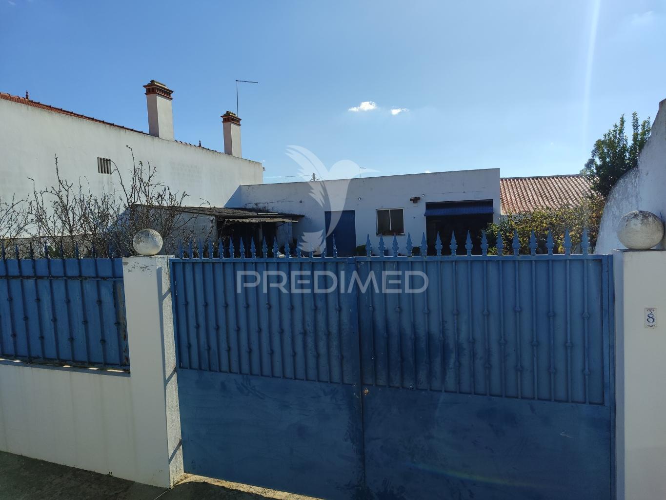 Lote urbano com garagem  de 121 m2  alpiarça