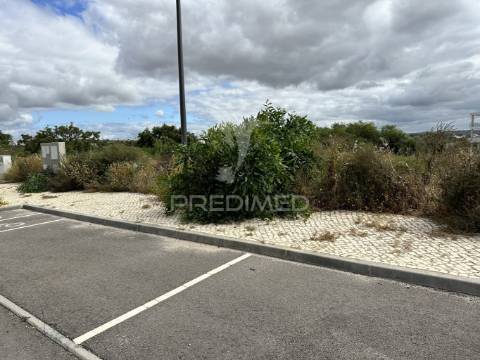 Lote para construir moradia e piscina a 2km da praia