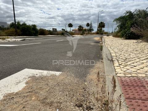 Lote para construir moradia e piscina a 2km da praia