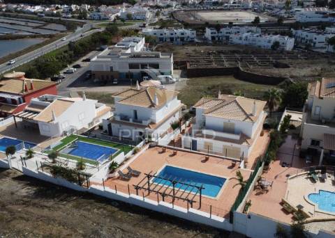 Fantástica moradia t3 com piscina em castro marim