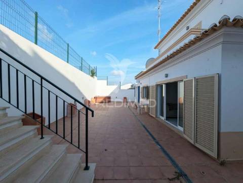 Fantástica moradia t3 com piscina em castro marim