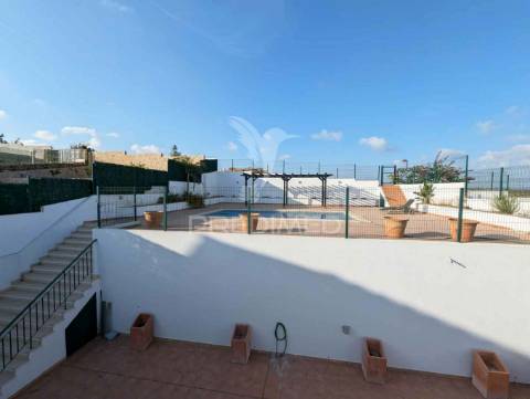 Fantástica moradia t3 com piscina em castro marim