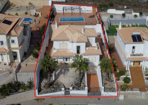 Fantástica moradia t3 com piscina em castro marim