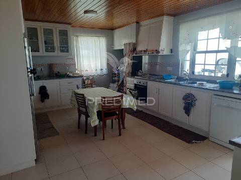 Moradia com vista deslumbrante para o mar e ilha do pico – calheta, ilha de são jorge