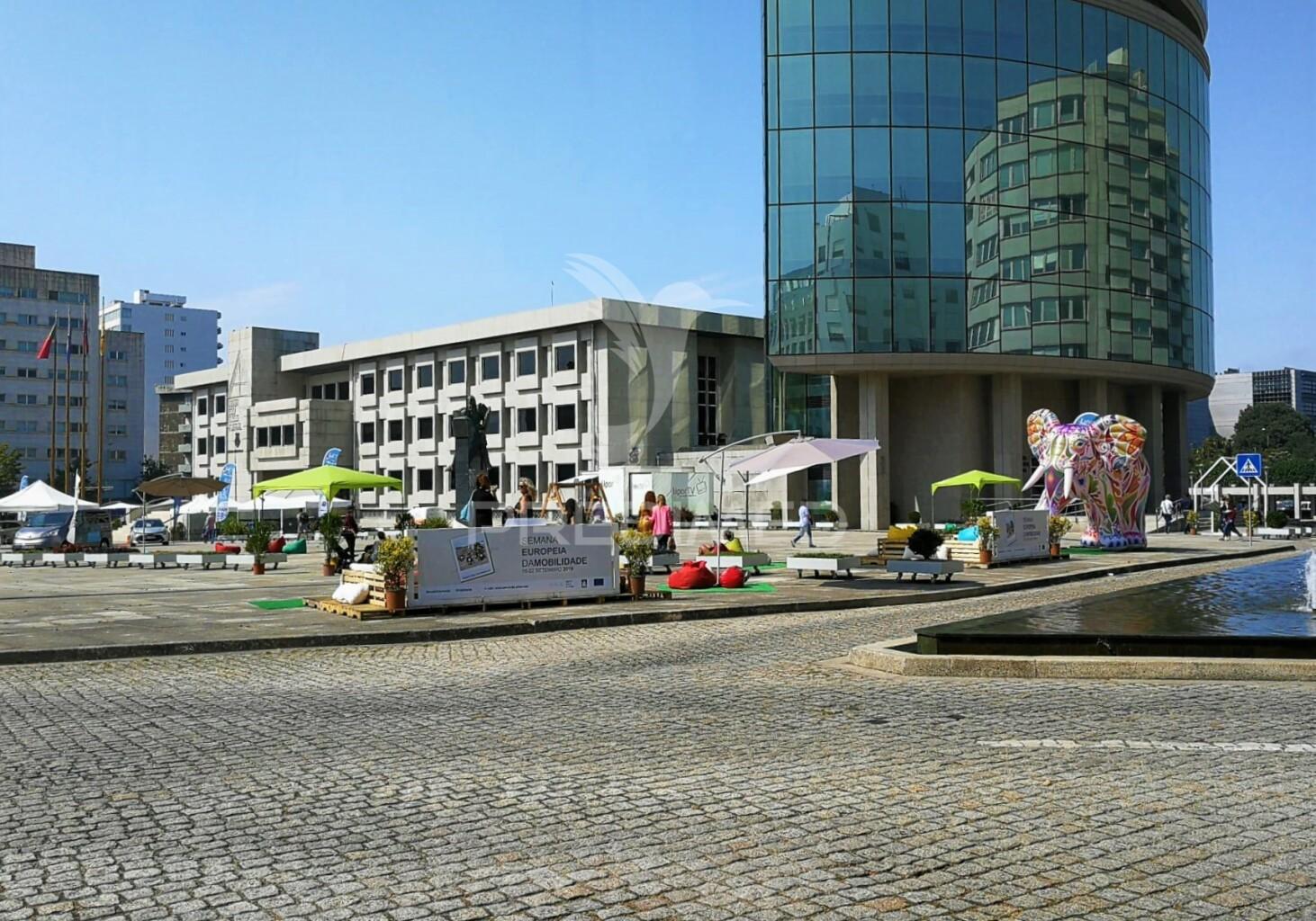 Novo espaço comercial no centro da maia