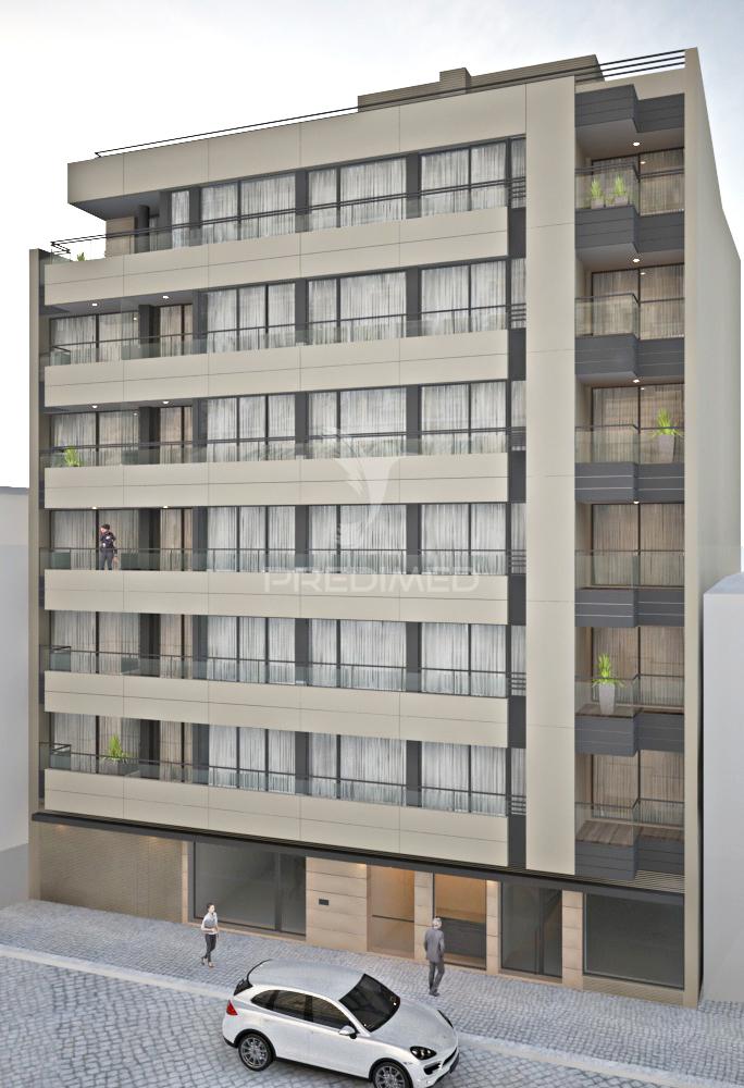 Novo espaço comercial no centro da maia