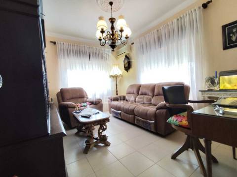 Moradia t3 / próximo da moita