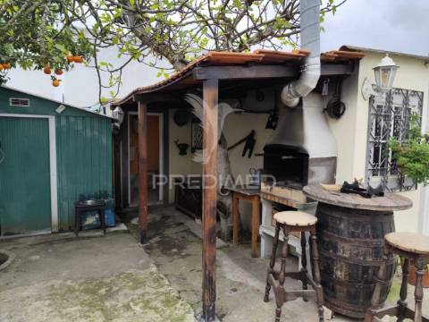 Moradia t3 / próximo da moita