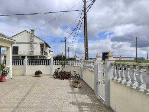 Moradia t3 / próximo da moita