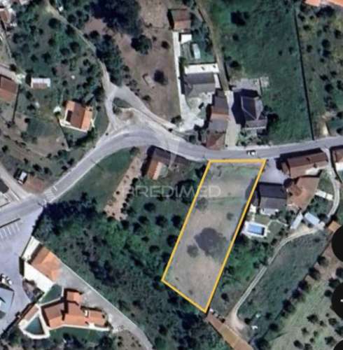 Terreno rústico de 2550 m2, dos quais 1100 m2 para construção