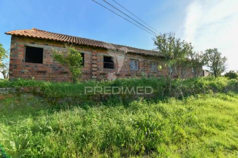 Terreno rústico de 6291m2 e 125m2 de área urbana, portela