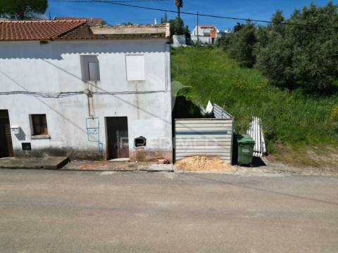 Moradia na aldeia - são marcos da serra