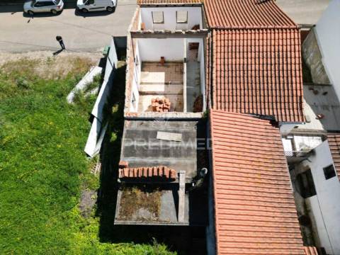 Moradia na aldeia - são marcos da serra