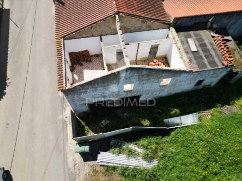 Moradia na aldeia - são marcos da serra