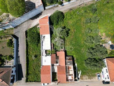 Moradia na aldeia - são marcos da serra